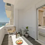 Fleria Seaview Apartment *
