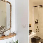 Fleria Seaview Apartment