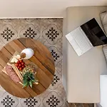 Fleria Seaview Apartment *