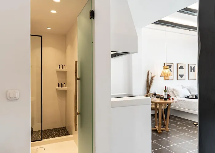 Fleria Seaview Apartment *