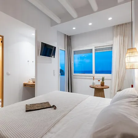 Fleria Seaview Apartment *
